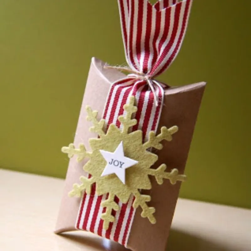Christmas Pillow Boxes - Image 4